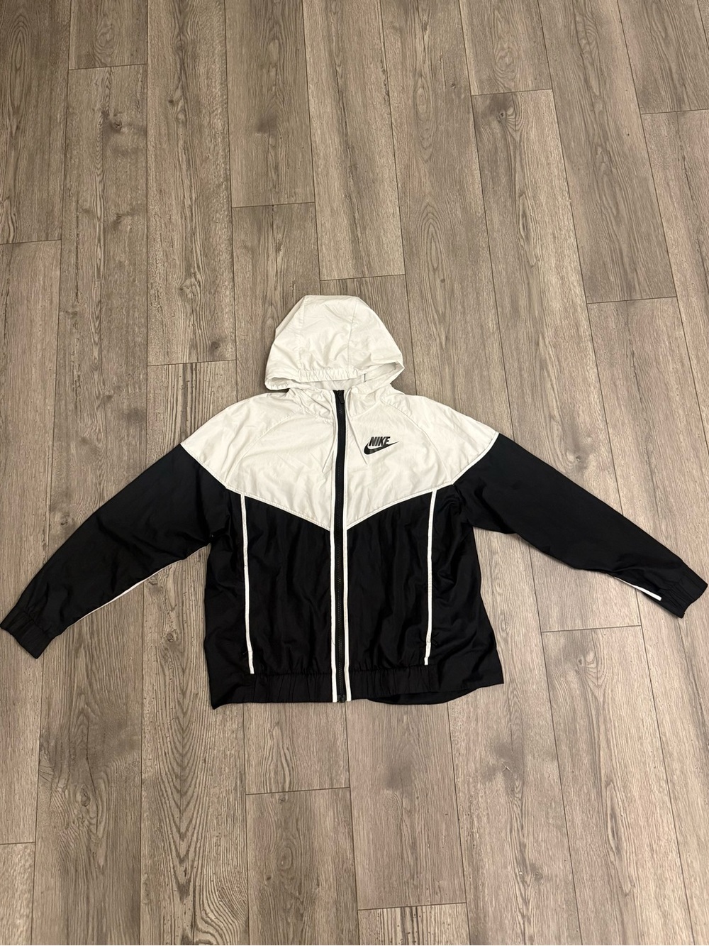 Nike Black & White Full Zip Windbreaker Women’s Size: XL Jacket